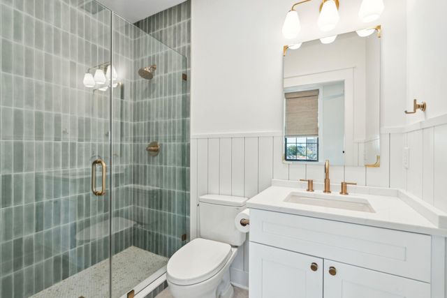 651 King Street, Charleston, SC 29403