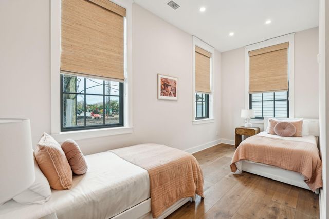 651 King Street, Charleston, SC 29403