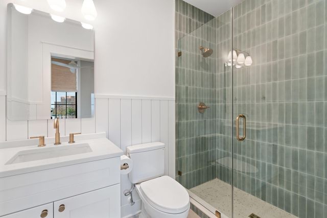651 King Street, Charleston, SC 29403