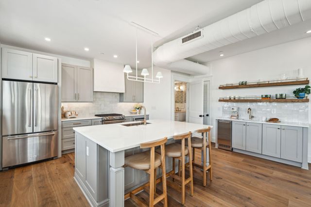 651 King Street, Charleston, SC 29403
