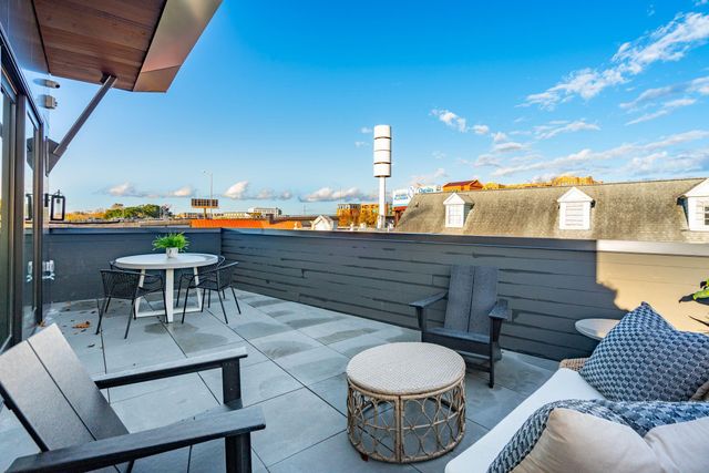 651 King Street, Charleston, SC 29403