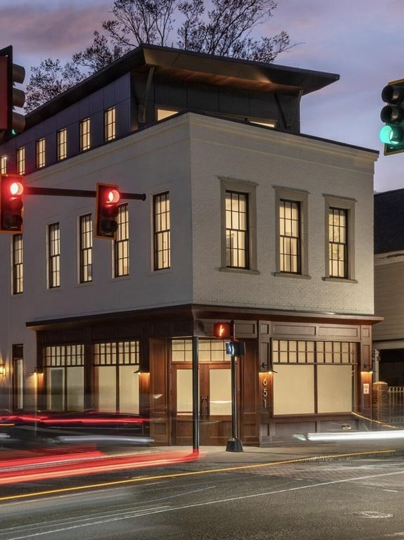 651 King Street, Charleston, SC 29403