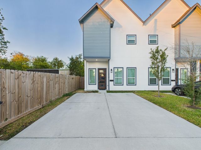 4619 Stassen Street B, Houston, TX 77051