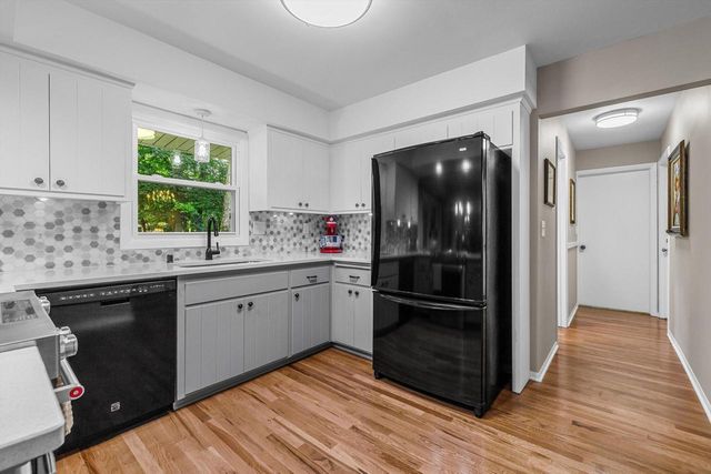 5003 Bluebird LANE, Racine, WI 53406