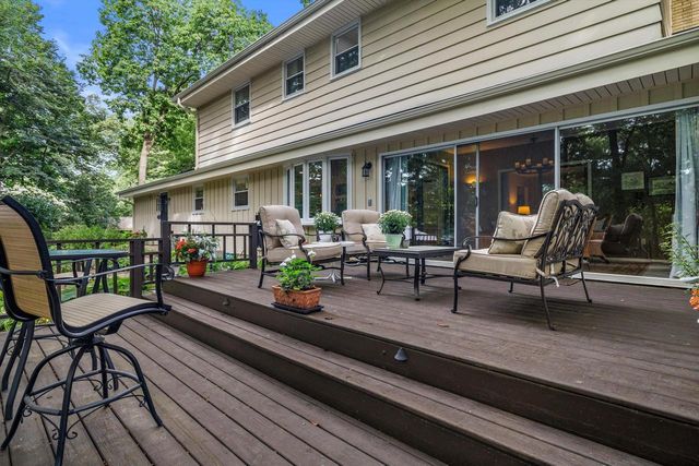 5003 Bluebird LANE, Racine, WI 53406