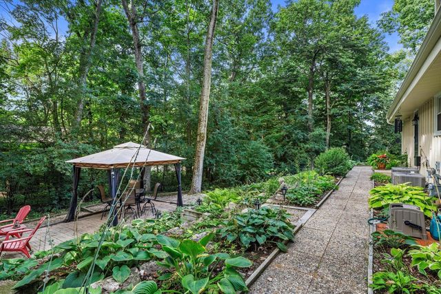 5003 Bluebird LANE, Racine, WI 53406