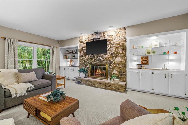5003 Bluebird LANE, Racine, WI 53406