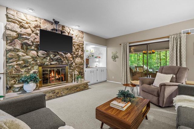 5003 Bluebird LANE, Racine, WI 53406