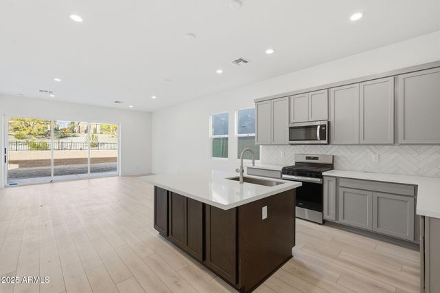 18016 W BIGHORN Avenue, Goodyear, AZ 85338