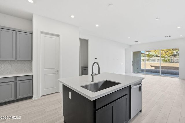 18016 W BIGHORN Avenue, Goodyear, AZ 85338