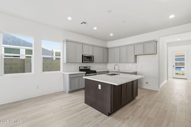 18016 W BIGHORN Avenue, Goodyear, AZ 85338