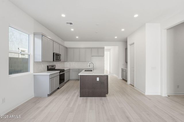 18016 W BIGHORN Avenue, Goodyear, AZ 85338