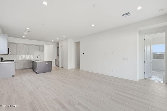 18016 W BIGHORN Avenue, Goodyear, AZ 85338