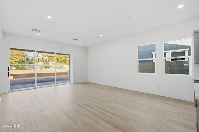 18016 W BIGHORN Avenue, Goodyear, AZ 85338