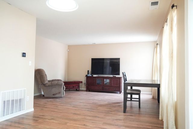 7455 Redpoll Road NW, Albuquerque, NM 87114