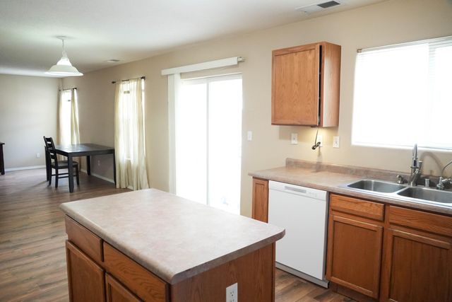 7455 Redpoll Road NW, Albuquerque, NM 87114