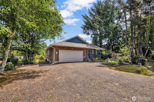 318 Duck Lake Drive NE, Ocean Shores, WA 98569
