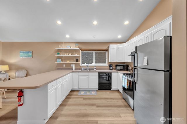 318 Duck Lake Drive NE, Ocean Shores, WA 98569