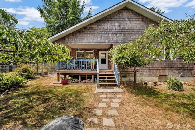 318 Duck Lake Drive NE, Ocean Shores, WA 98569