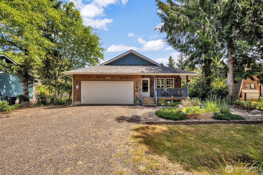 318 Duck Lake Drive NE, Ocean Shores, WA 98569