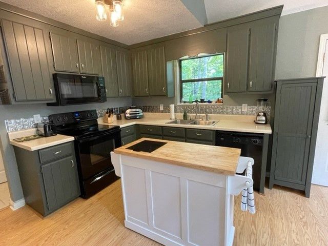 420 W Ridge Drive, Murphy, NC 28906