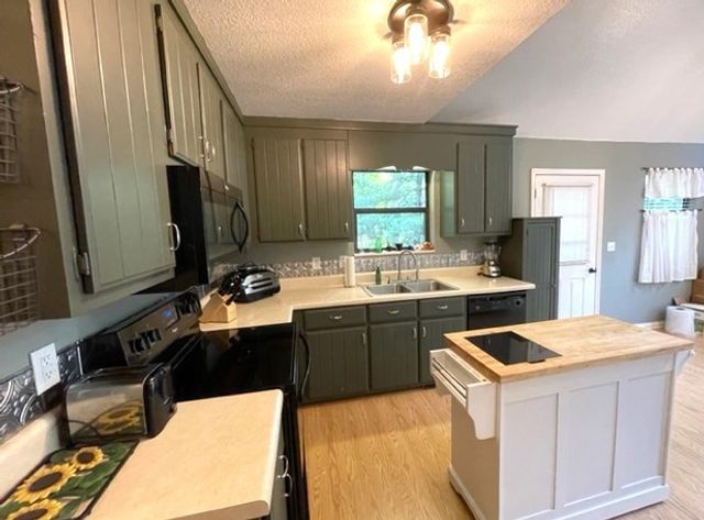 420 W Ridge Drive, Murphy, NC 28906