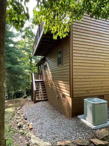 420 W Ridge Drive, Murphy, NC 28906