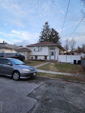 1656 Michalicki Place, Merrick, NY 11566