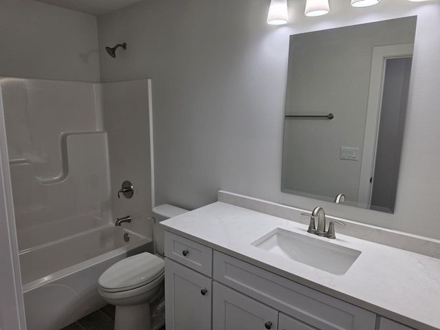 W3528 Park DRIVE, Lake Geneva, WI 53147