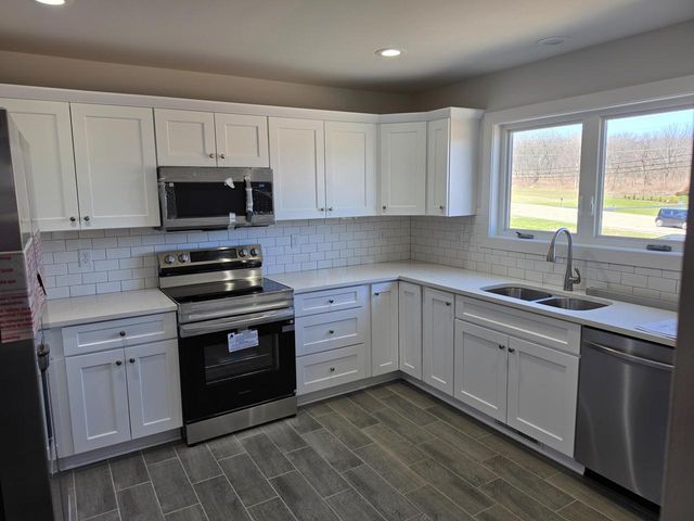 W3528 Park DRIVE, Lake Geneva, WI 53147