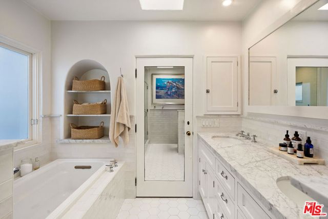 2206 5th Street, Santa Monica, CA 90405