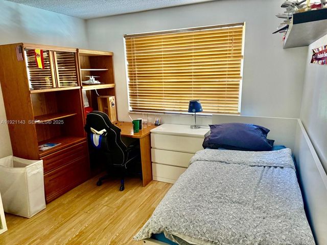 11150 SW 161st Pl, Miami, FL 33196