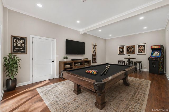 33 Tuscarora Drive, Centerport, NY 11721