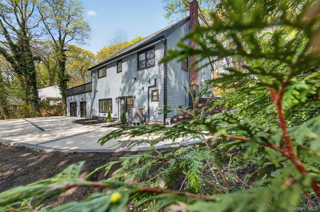 33 Tuscarora Drive, Centerport, NY 11721