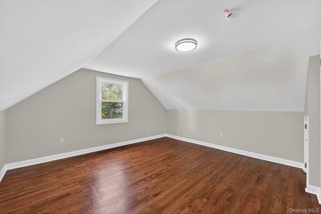 33 Tuscarora Drive, Centerport, NY 11721