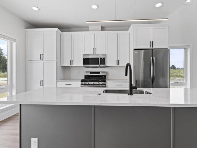 9405 S Cypress PLACE, Oak Creek, WI 53154