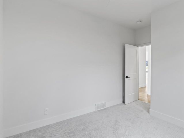 9405 S Cypress PLACE, Oak Creek, WI 53154