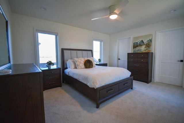 9405 S Cypress PLACE, Oak Creek, WI 53154