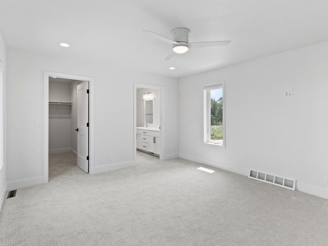 9405 S Cypress PLACE, Oak Creek, WI 53154