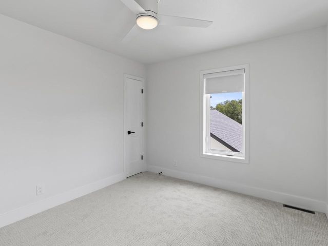 9405 S Cypress PLACE, Oak Creek, WI 53154