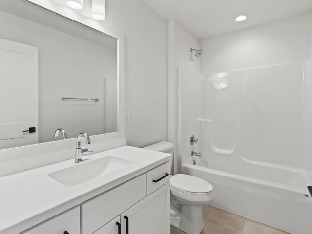 9405 S Cypress PLACE, Oak Creek, WI 53154