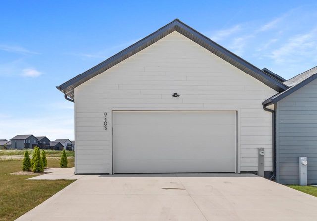 9405 S Cypress PLACE, Oak Creek, WI 53154