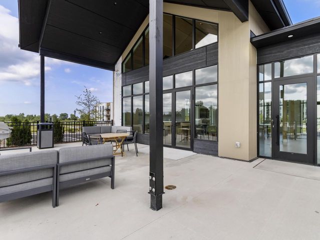 9405 S Cypress PLACE, Oak Creek, WI 53154