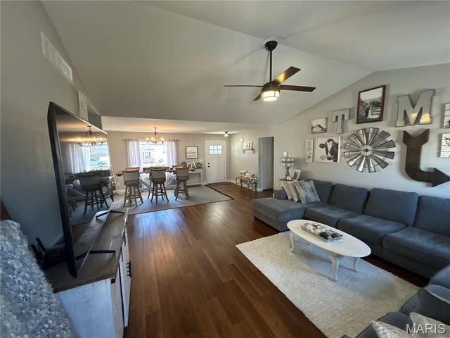 708 Boulder Way, Jerseyville, IL 62052