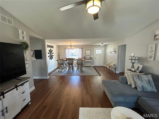 708 Boulder Way, Jerseyville, IL 62052