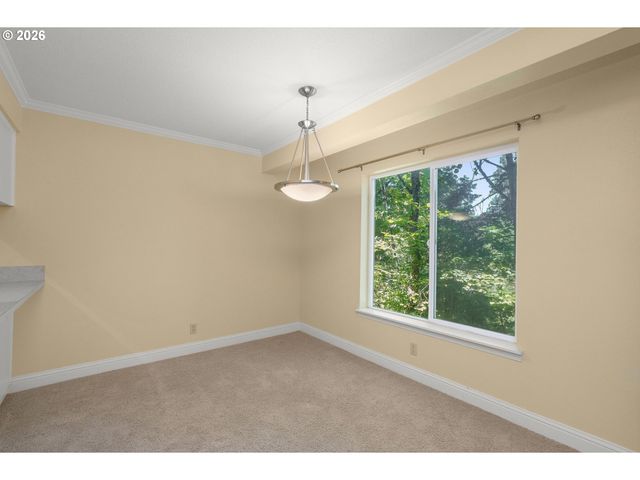 2417 Sw NEBRASKA St 4, Portland, OR 97239