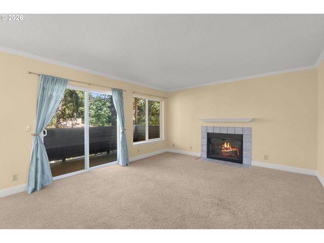 2417 Sw NEBRASKA St 4, Portland, OR 97239