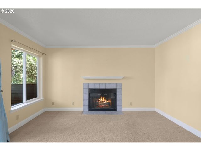 2417 Sw NEBRASKA St 4, Portland, OR 97239