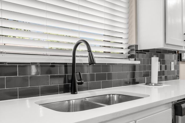 1715 Covemeadow Drive, Arlington, TX 76012