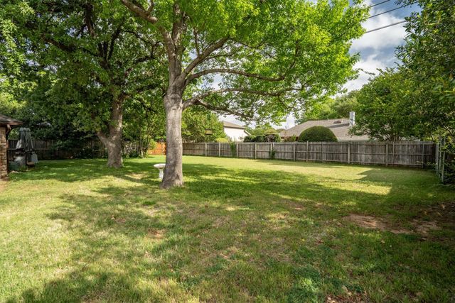 1715 Covemeadow Drive, Arlington, TX 76012